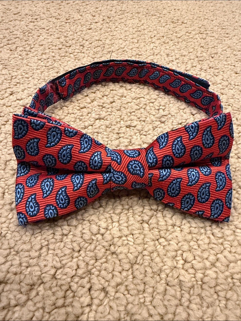 Classic Red Paisley Bow Tie - Unbranded
